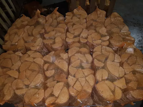 Birch firewood in 40 l bags