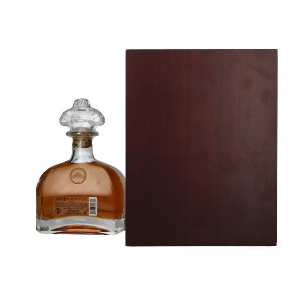 Gran Patrón Tequila BURDEOS Añejo 100% de Agave 40% Vol. 0,7l in wooden box